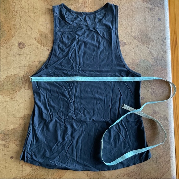 Under Armour REVERSIBLE black tank top - Picture 3 of 6